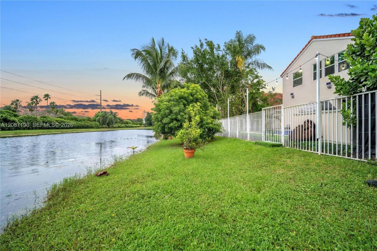 401 Bermuda Springs Dr, Weston, FL 33326 Photo