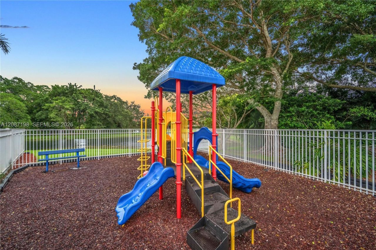 401 Bermuda Springs Dr, Weston, FL 33326 Photo