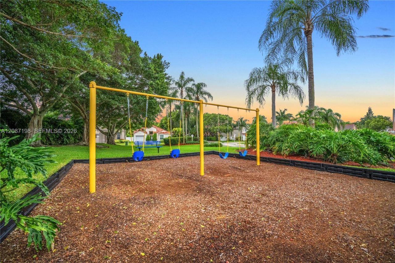 401 Bermuda Springs Dr, Weston, FL 33326 Photo