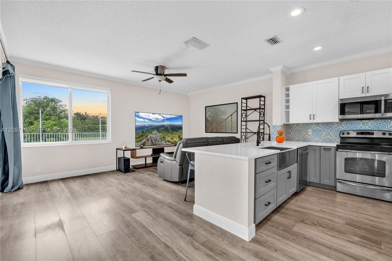 401 Bermuda Springs Dr, Weston, FL 33326 Photo