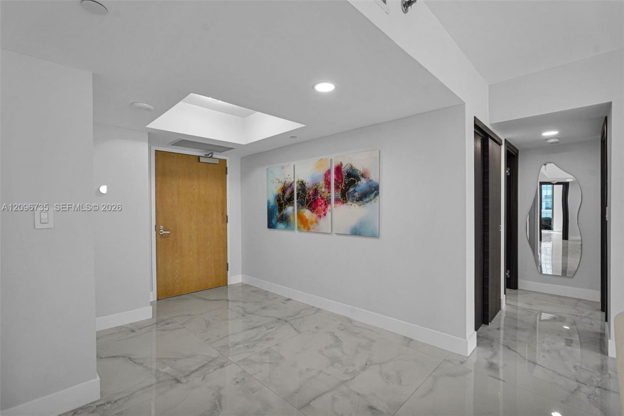 16485 Collins Ave , Unit 738, Sunny Isles Beach, FL 33160 Photo