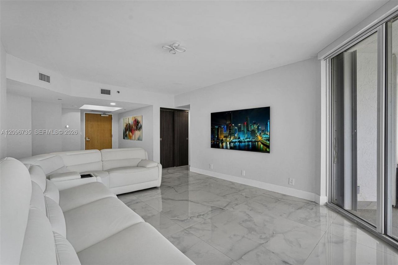 16485 Collins Ave , Unit 738, Sunny Isles Beach, FL 33160 Photo