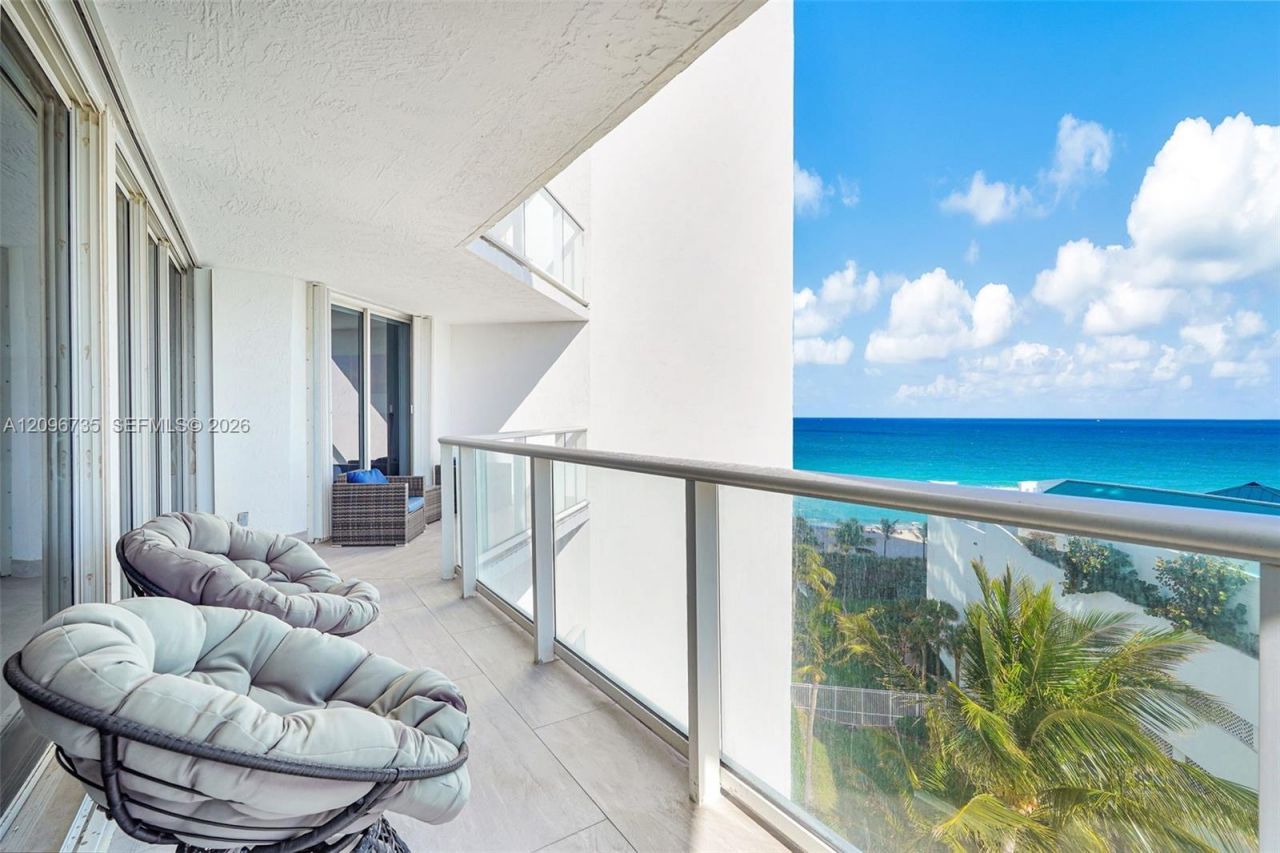 16485 Collins Ave , Unit 738, Sunny Isles Beach, FL 33160 Photo