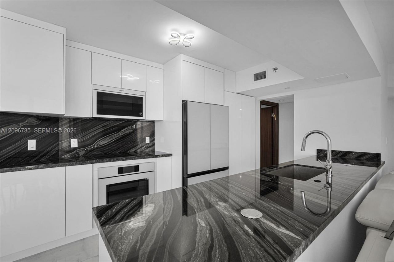 16485 Collins Ave , Unit 738, Sunny Isles Beach, FL 33160 Photo