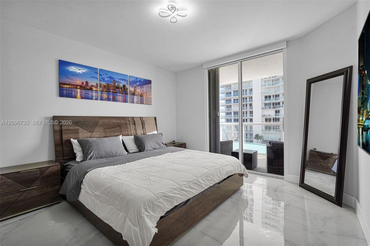 16485 Collins Ave , Unit 738, Sunny Isles Beach, FL 33160 Photo