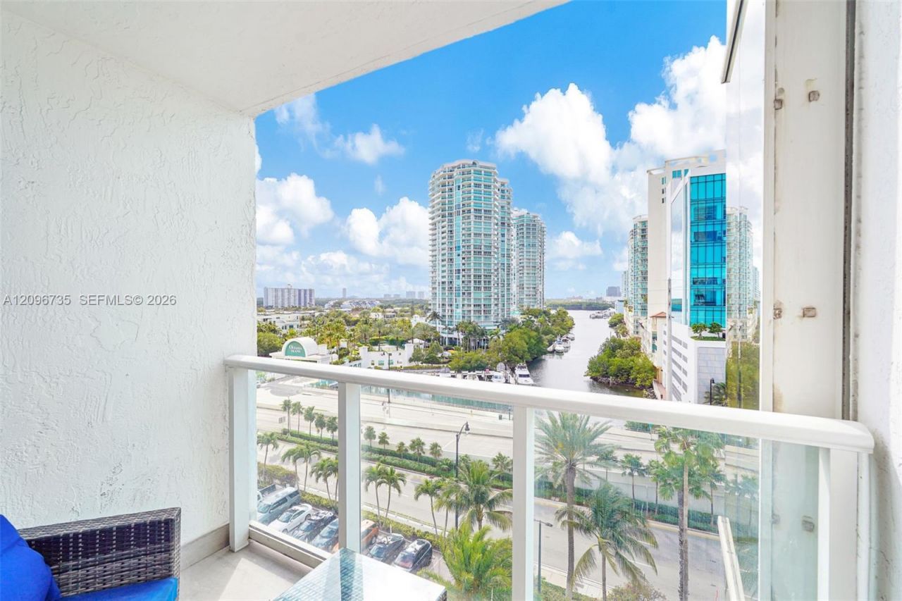 16485 Collins Ave , Unit 738, Sunny Isles Beach, FL 33160 Photo