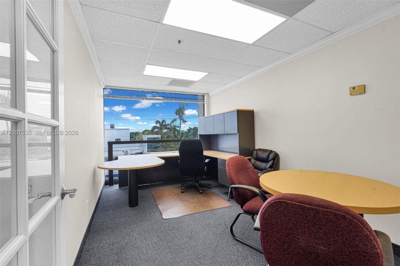 2691 E Oakland Park Blvd, Fort Lauderdale, FL 33306 Photo