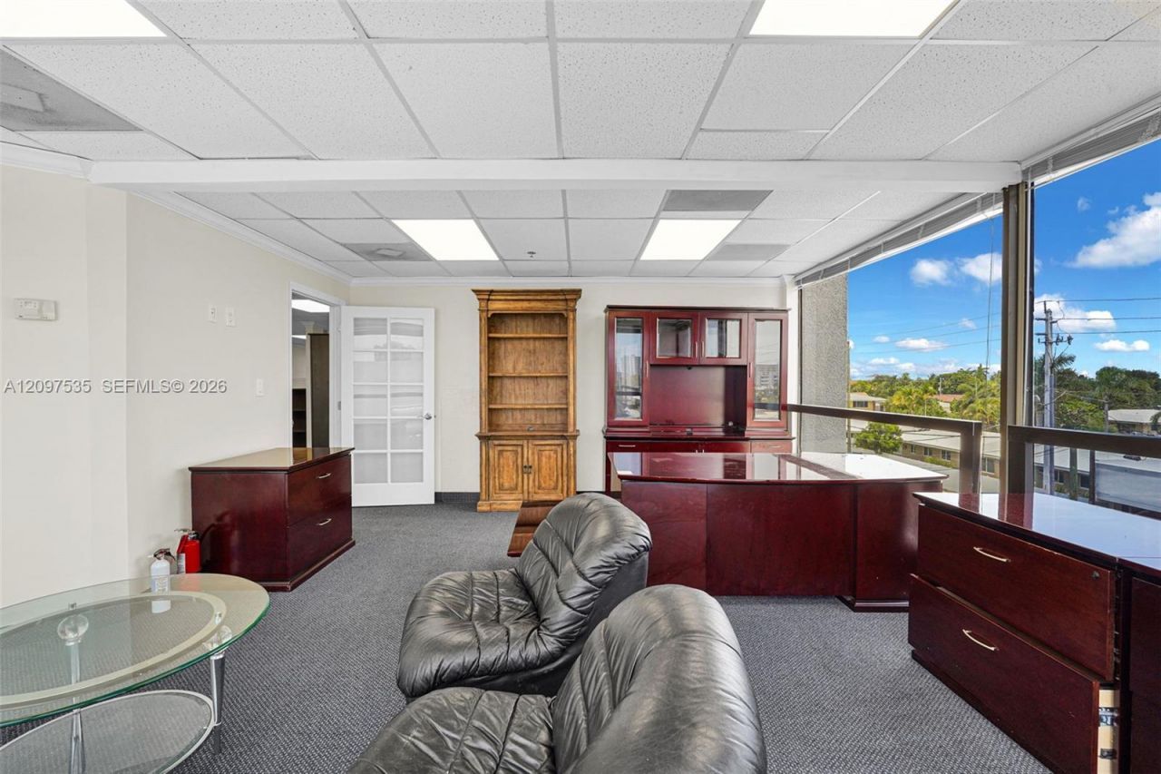 2691 E Oakland Park Blvd, Fort Lauderdale, FL 33306 Photo