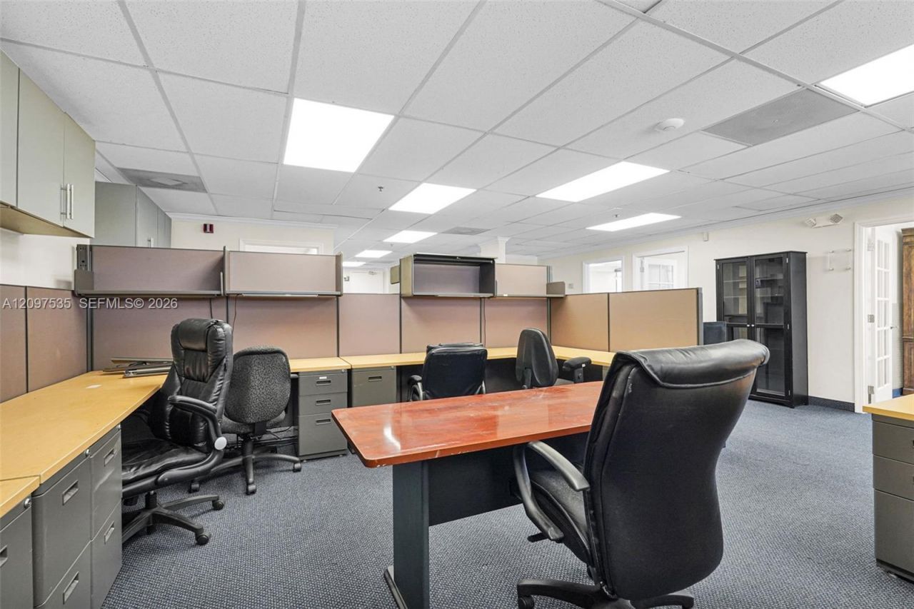 2691 E Oakland Park Blvd, Fort Lauderdale, FL 33306 Photo