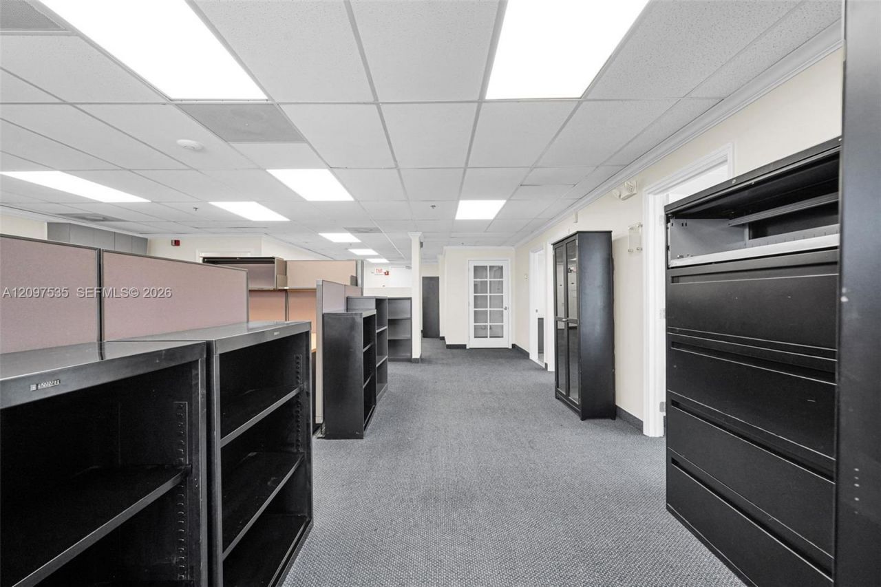 2691 E Oakland Park Blvd, Fort Lauderdale, FL 33306 Photo