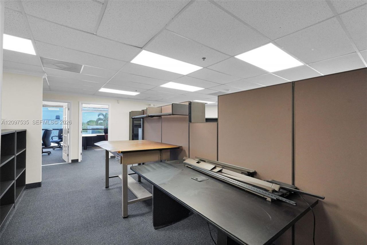2691 E Oakland Park Blvd, Fort Lauderdale, FL 33306 Photo