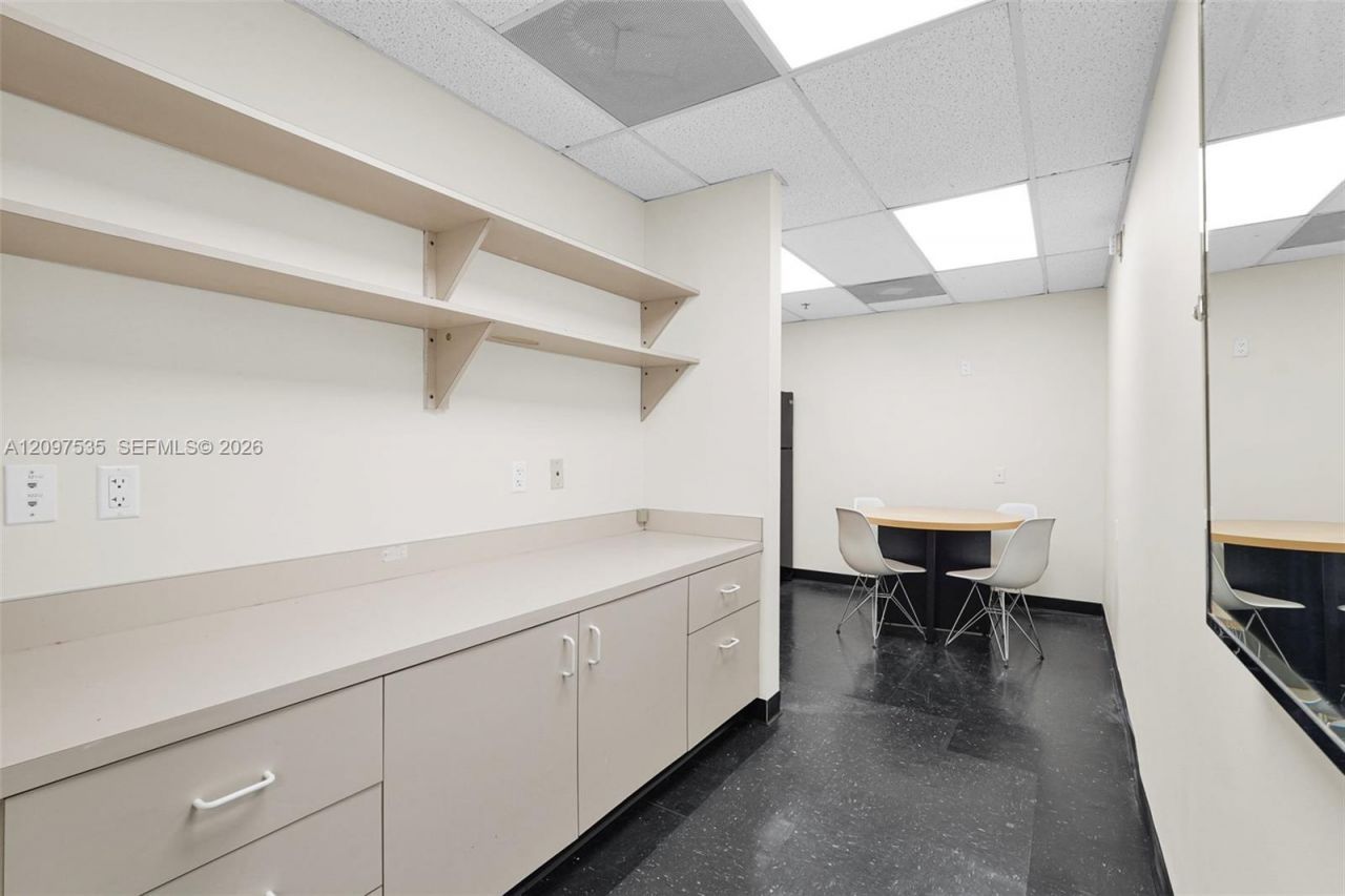 2691 E Oakland Park Blvd, Fort Lauderdale, FL 33306 Photo