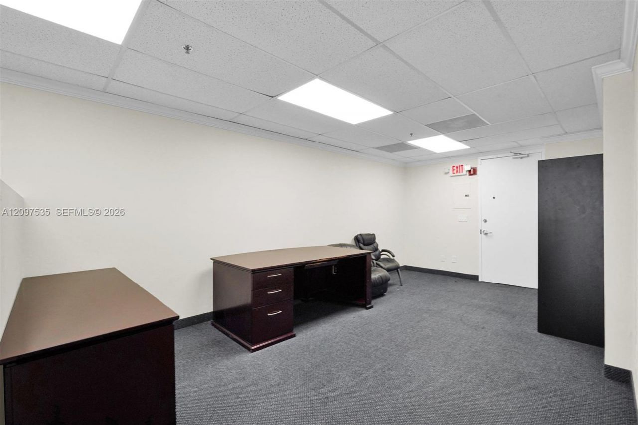 2691 E Oakland Park Blvd, Fort Lauderdale, FL 33306 Photo