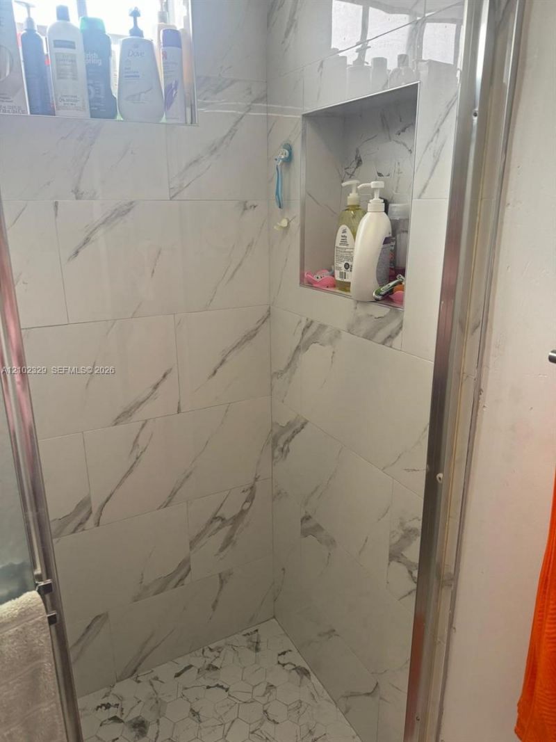 831 NW 24th Ave , Miami, FL 33125 Photo
