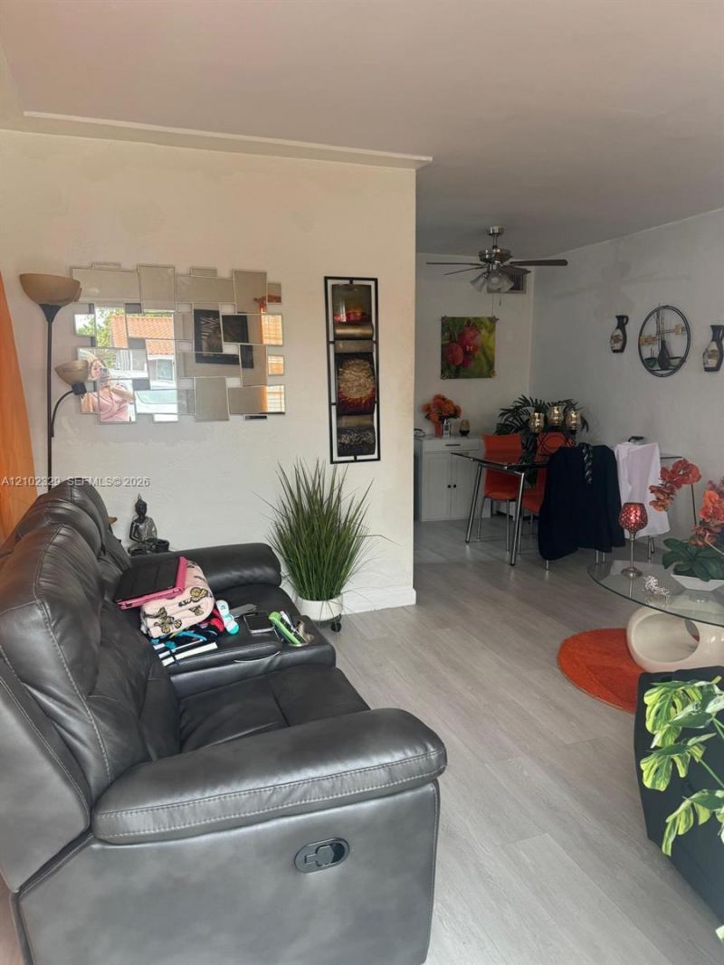 831 NW 24th Ave , Miami, FL 33125 Photo