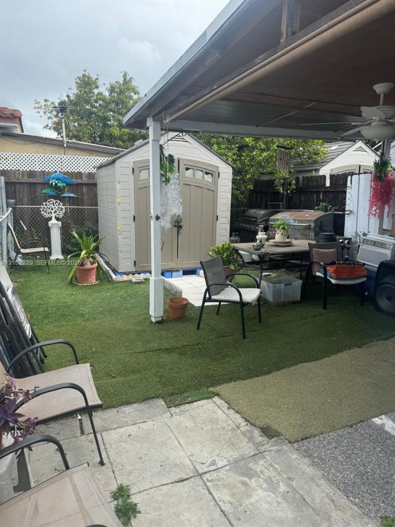 831 NW 24th Ave , Miami, FL 33125 Photo
