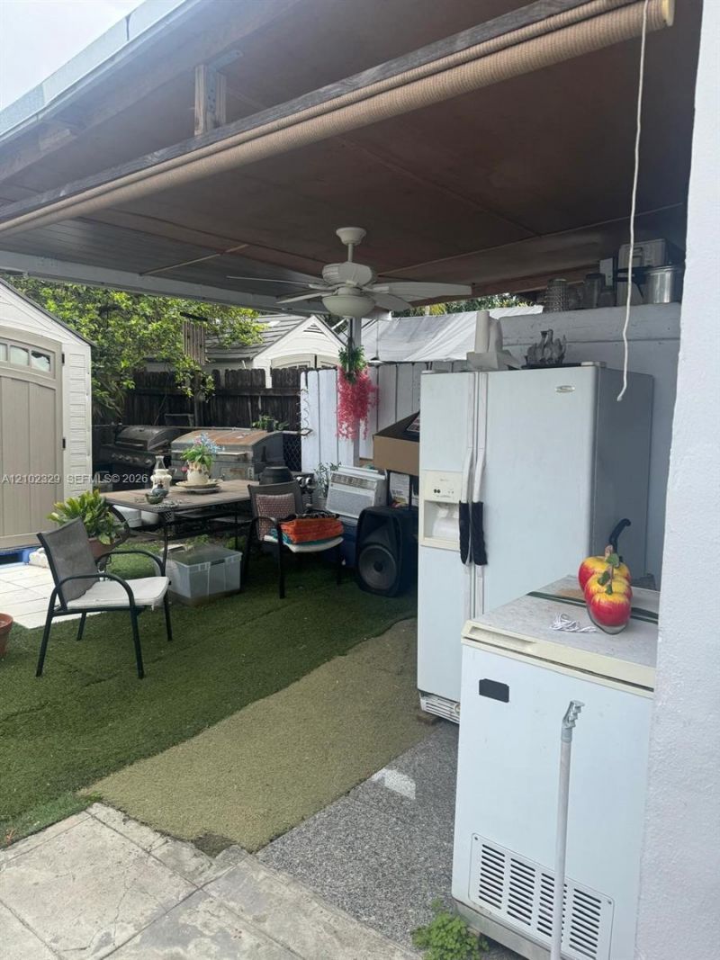 831 NW 24th Ave , Miami, FL 33125 Photo