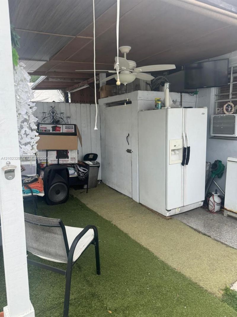 831 NW 24th Ave , Miami, FL 33125 Photo