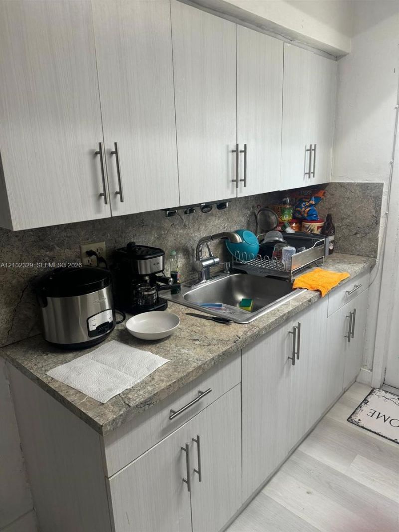 831 NW 24th Ave , Miami, FL 33125 Photo