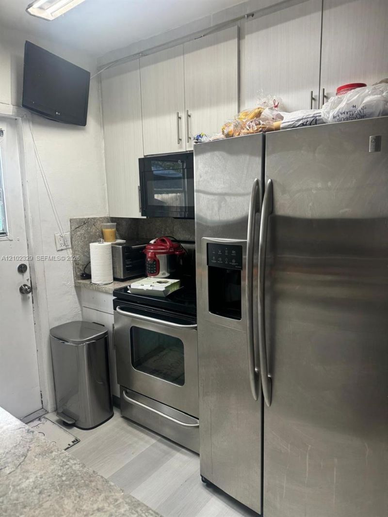 831 NW 24th Ave , Miami, FL 33125 Photo