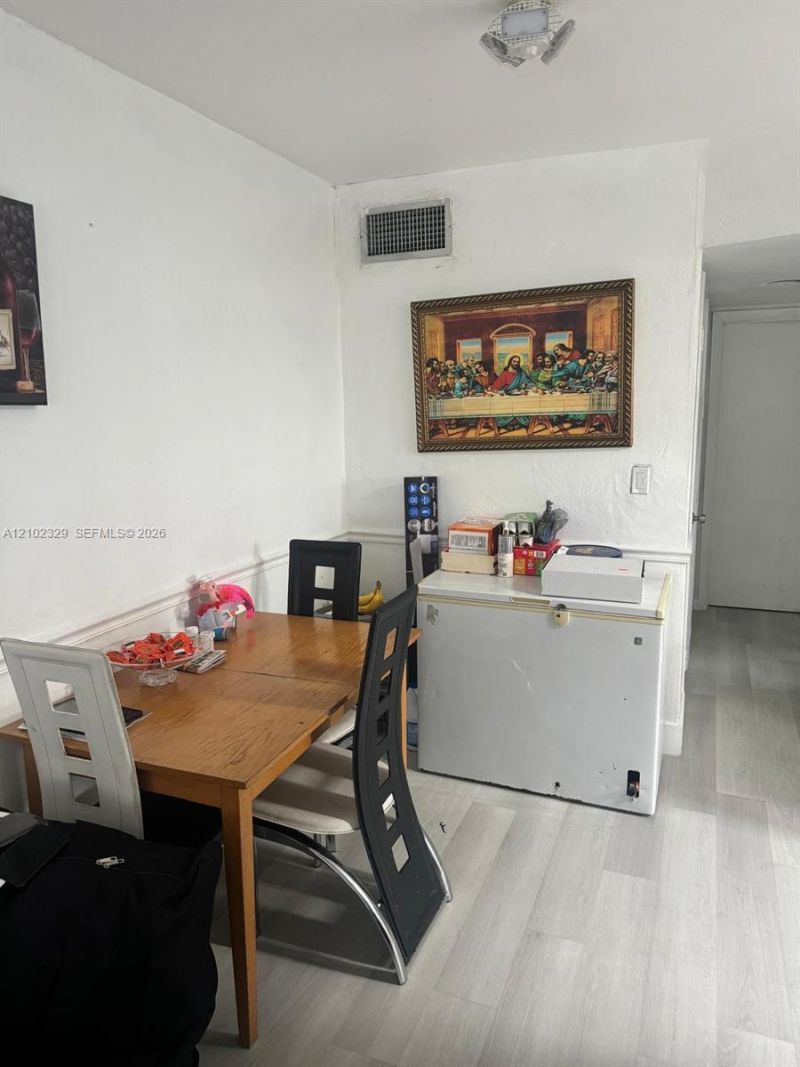 831 NW 24th Ave , Miami, FL 33125 Photo