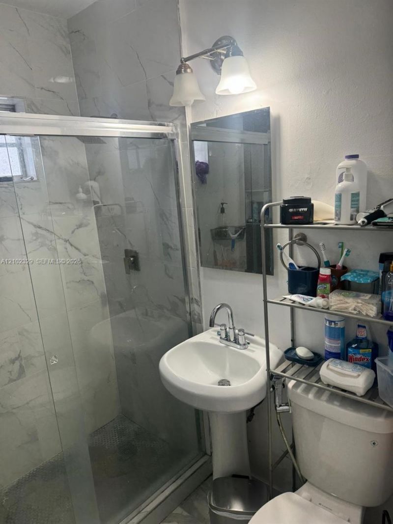 831 NW 24th Ave , Miami, FL 33125 Photo