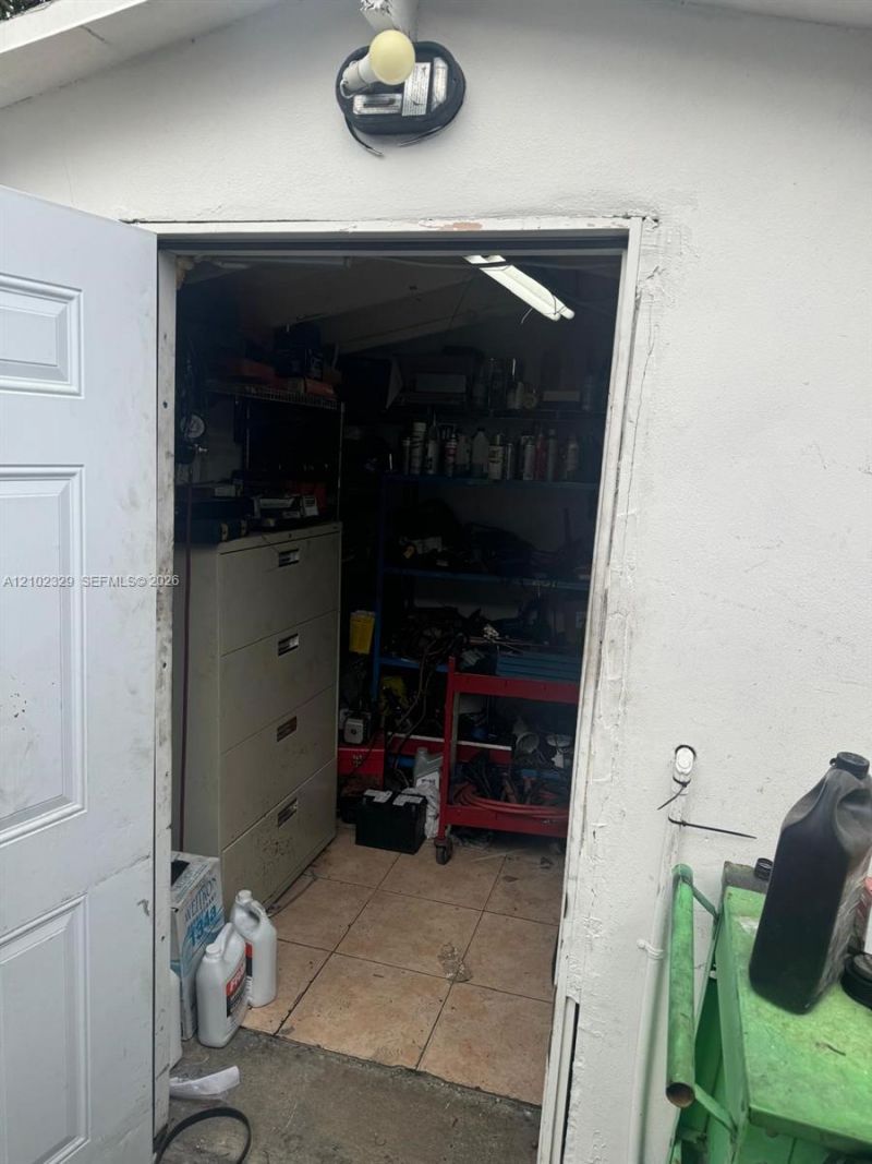 831 NW 24th Ave , Miami, FL 33125 Photo