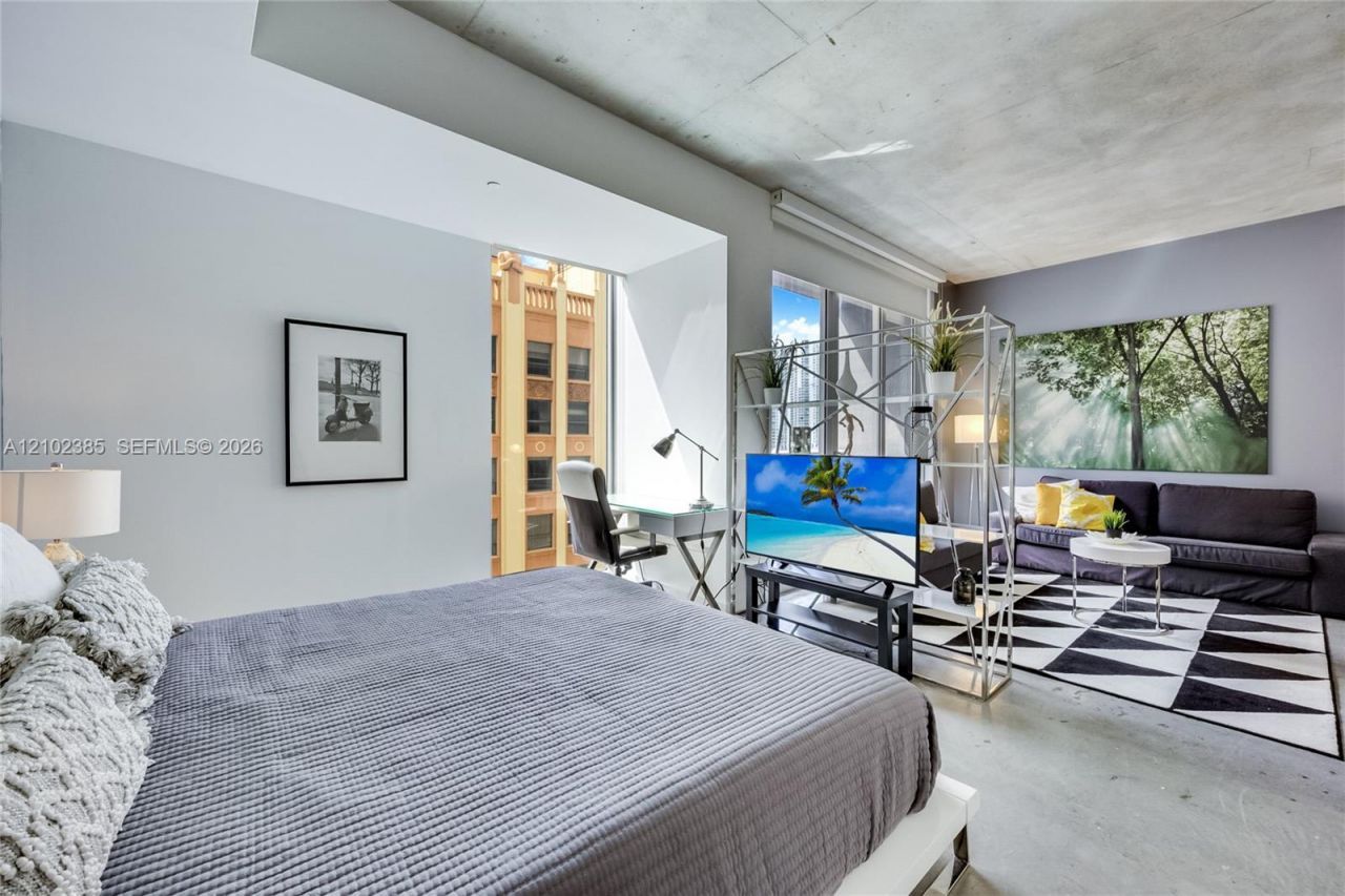 151 SE 1st St , Unit 1003, Miami, FL 33131 Photo