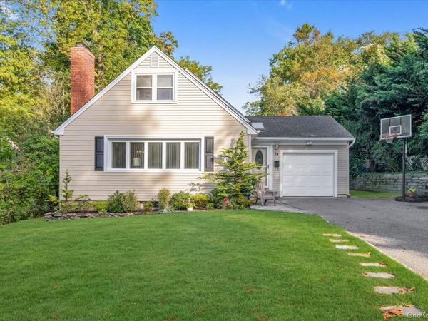 24 Summit Road , Port Washington, NY 11050