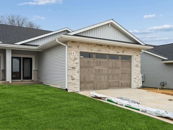 1020 Highland Trl , Solon, IA 52333