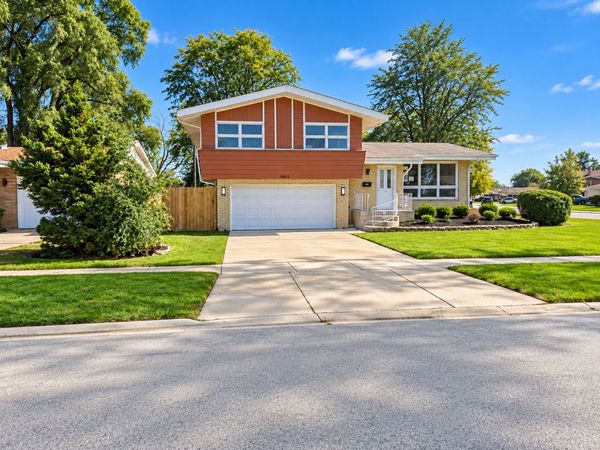 15415 Woodlawn East Avenue , South Holland, IL 60473