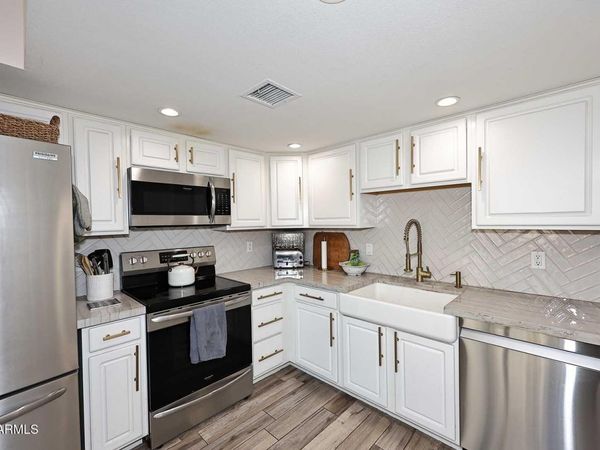 7831 E ROVEY Avenue, Scottsdale, AZ 85250