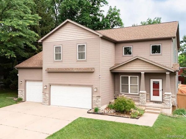 935 Whittier Drive, East Lansing, Mi 48823