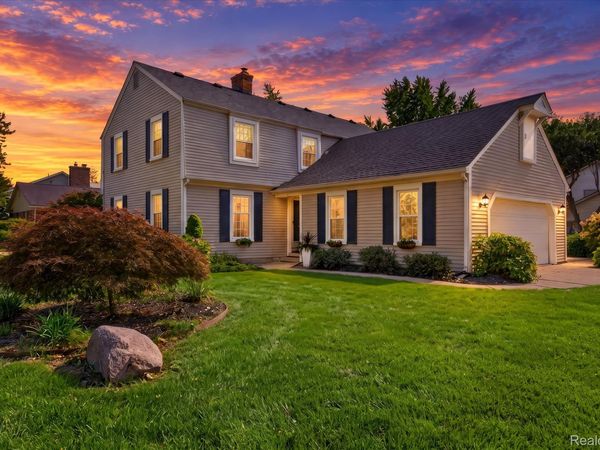 35565 Tall Pine Road, Farmington, Mi 48335