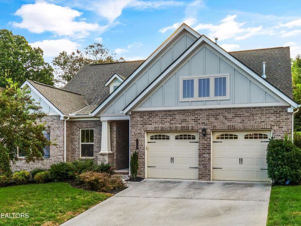 10720 Hunters Knoll Lane, Knoxville, TN 37932