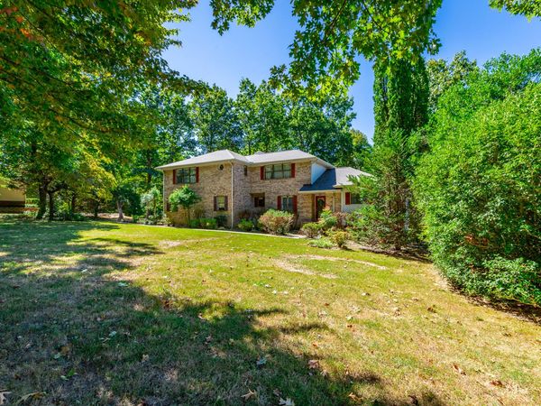 9013 Brow Lake Road, Soddy Daisy, TN 37379