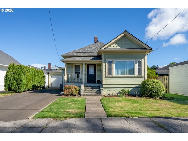405 MILLER AVE, Tillamook, OR 97141