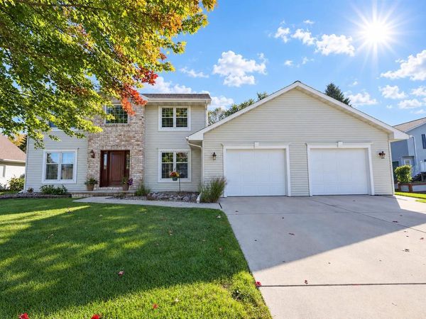 2141 DORSET DRIVE, Green Bay, WI 54311