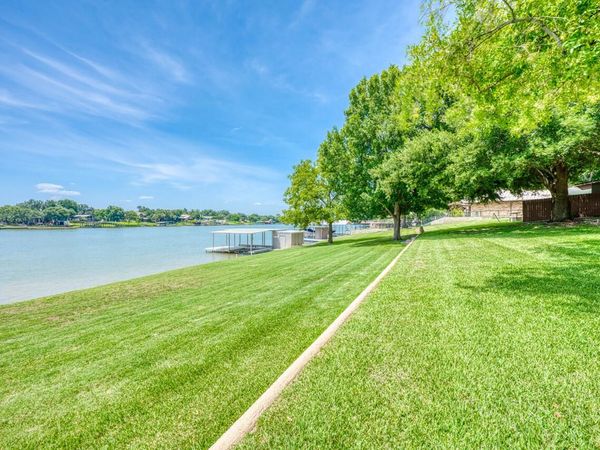 1704 Bluebonnet LN, Kingsland, TX 78639