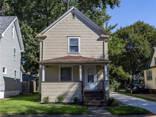 2221 10th Street SW, Akron, OH 44314