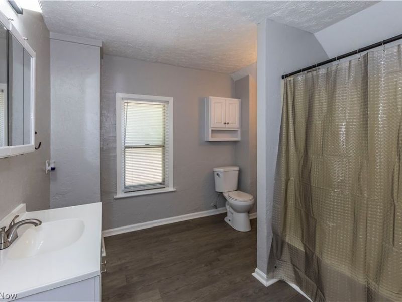 2221 10th Street SW, Akron, OH 44314 Photo 24