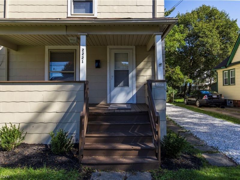 2221 10th Street SW, Akron, OH 44314 Photo 4