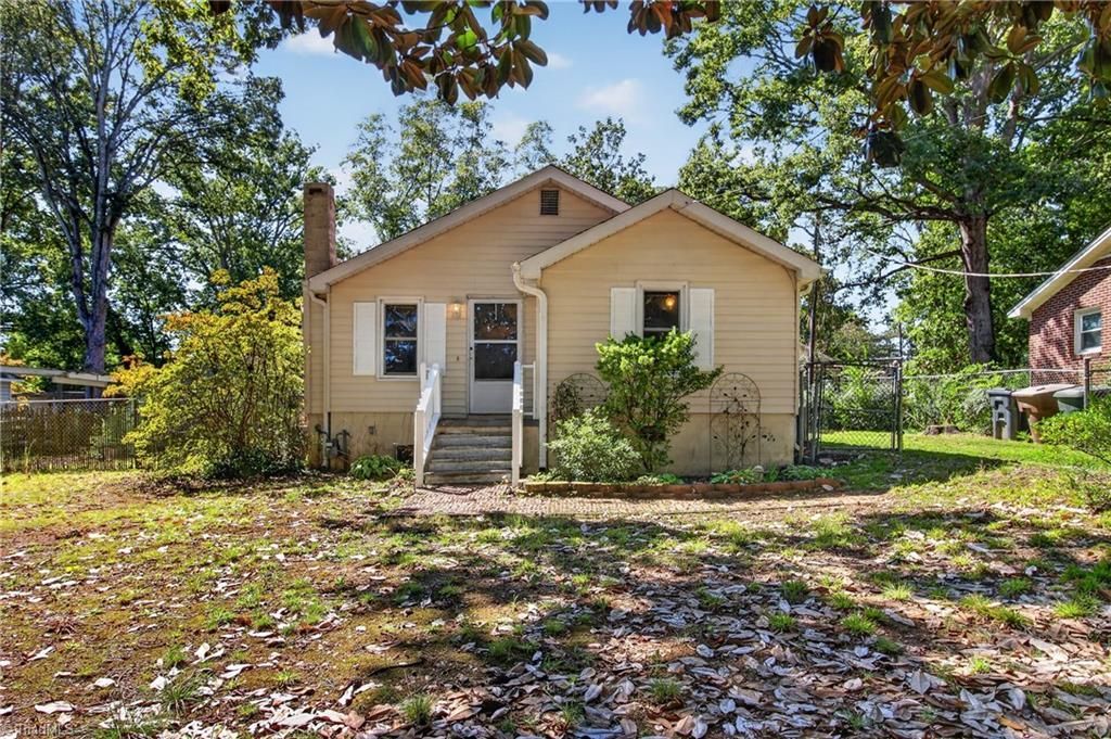 2907 Marthas Place, Greensboro, NC 27408 Main Photo