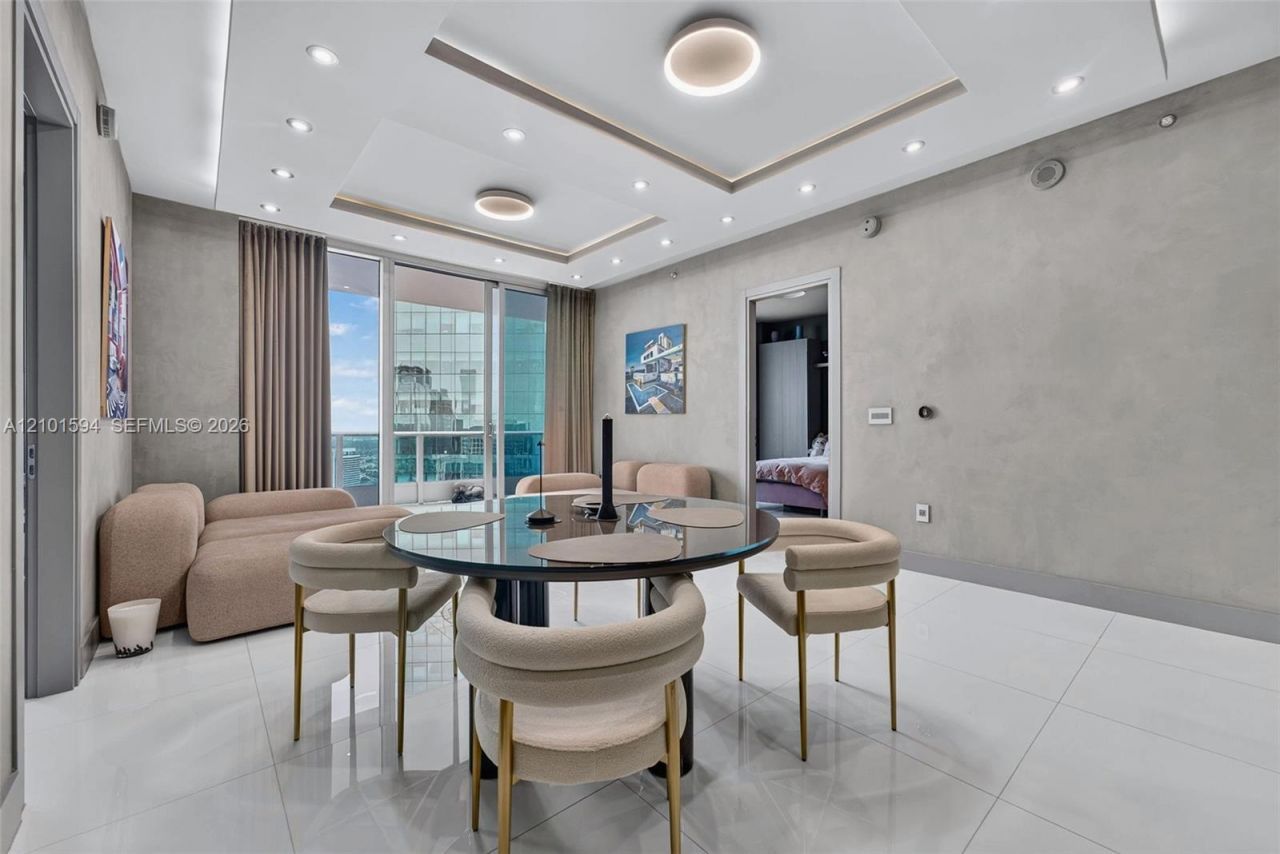 200 Biscayne Boulevard Way , Unit 5010, Miami, FL 33131 Photo