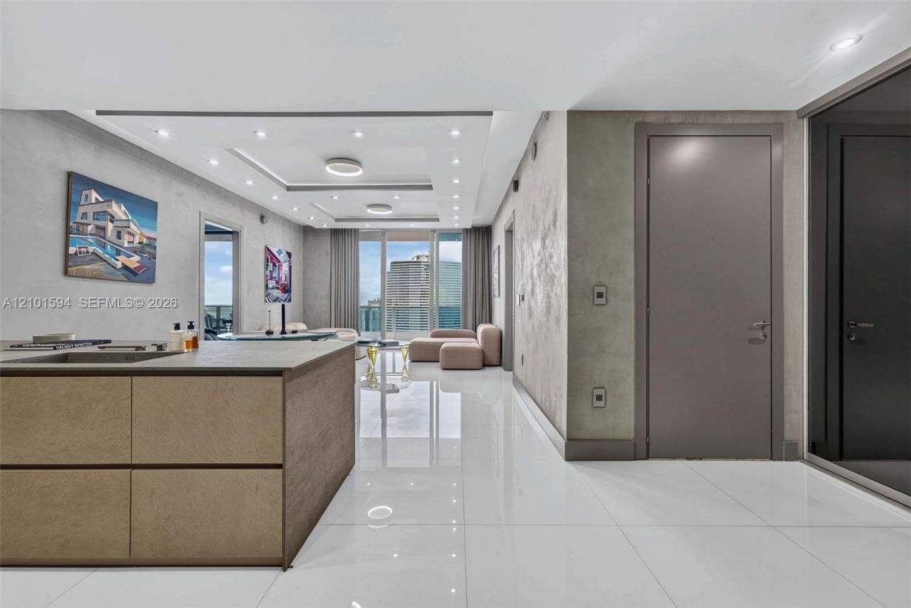 200 Biscayne Boulevard Way , Unit 5010, Miami, FL 33131 Photo