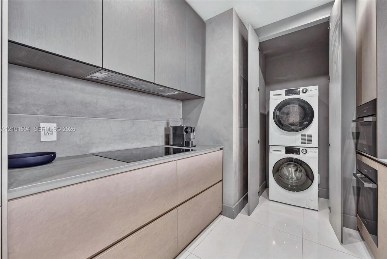 200 Biscayne Boulevard Way , Unit 5010, Miami, FL 33131 Photo