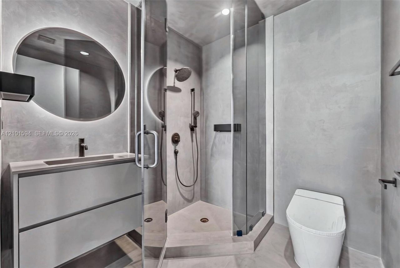 200 Biscayne Boulevard Way , Unit 5010, Miami, FL 33131 Photo