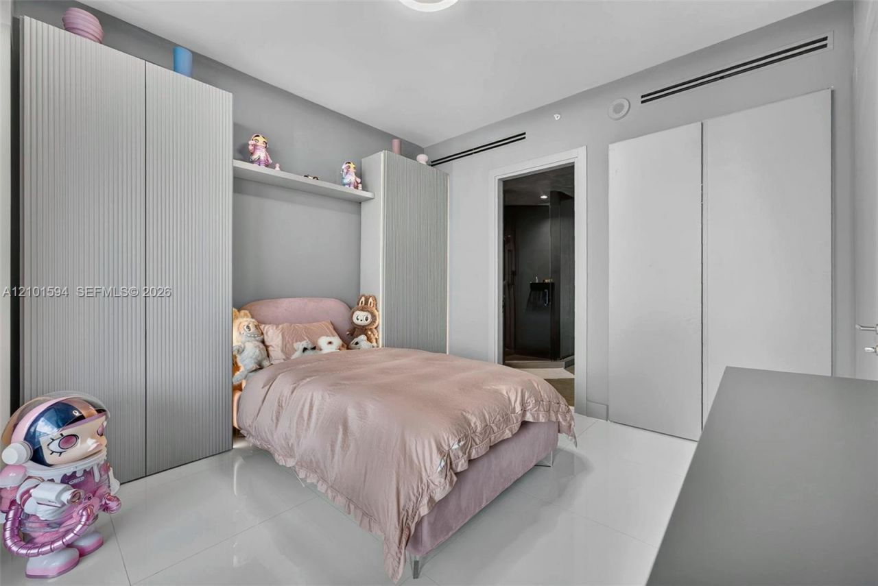 200 Biscayne Boulevard Way , Unit 5010, Miami, FL 33131 Photo