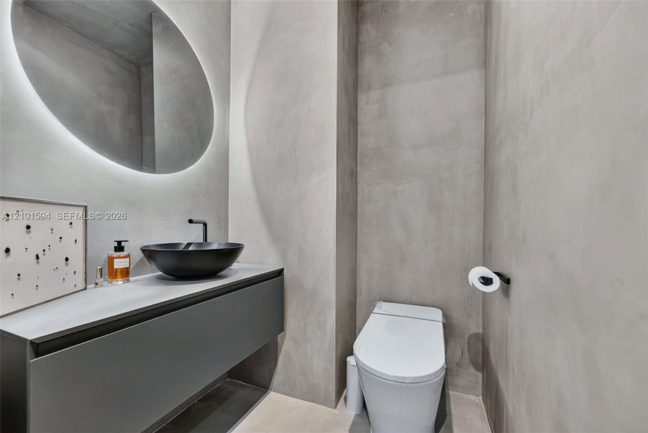 200 Biscayne Boulevard Way , Unit 5010, Miami, FL 33131 Photo