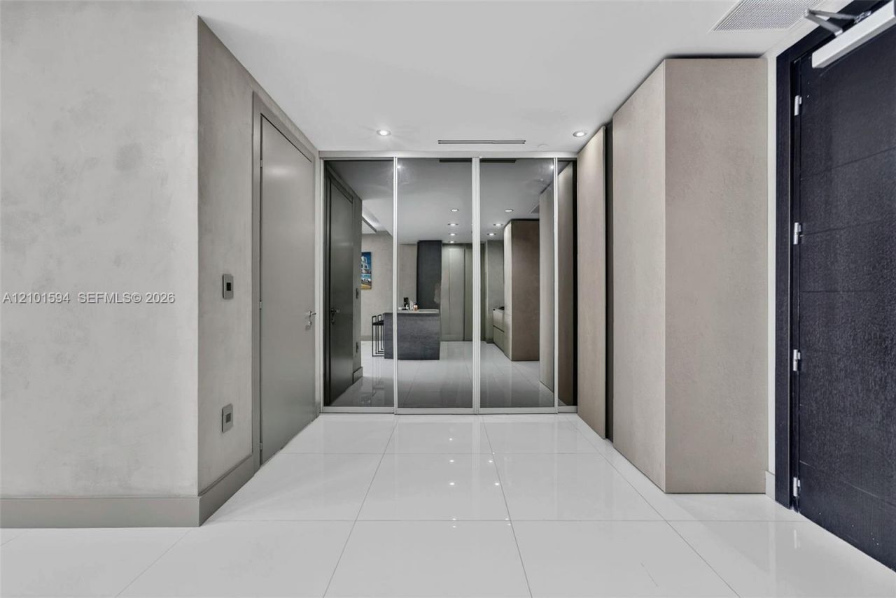 200 Biscayne Boulevard Way , Unit 5010, Miami, FL 33131 Photo